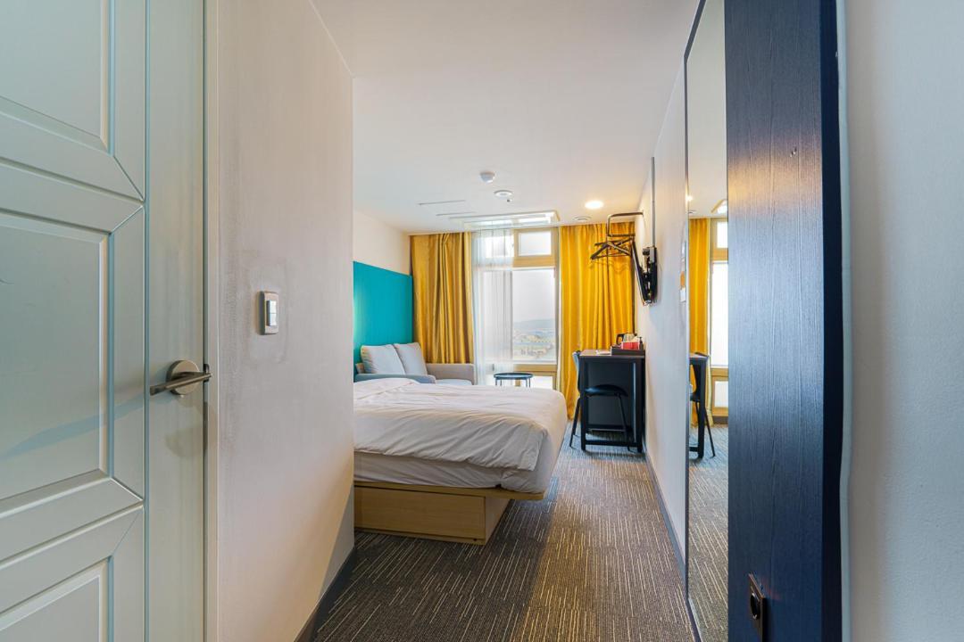 Little Prince Hotel Gunsan Extérieur photo